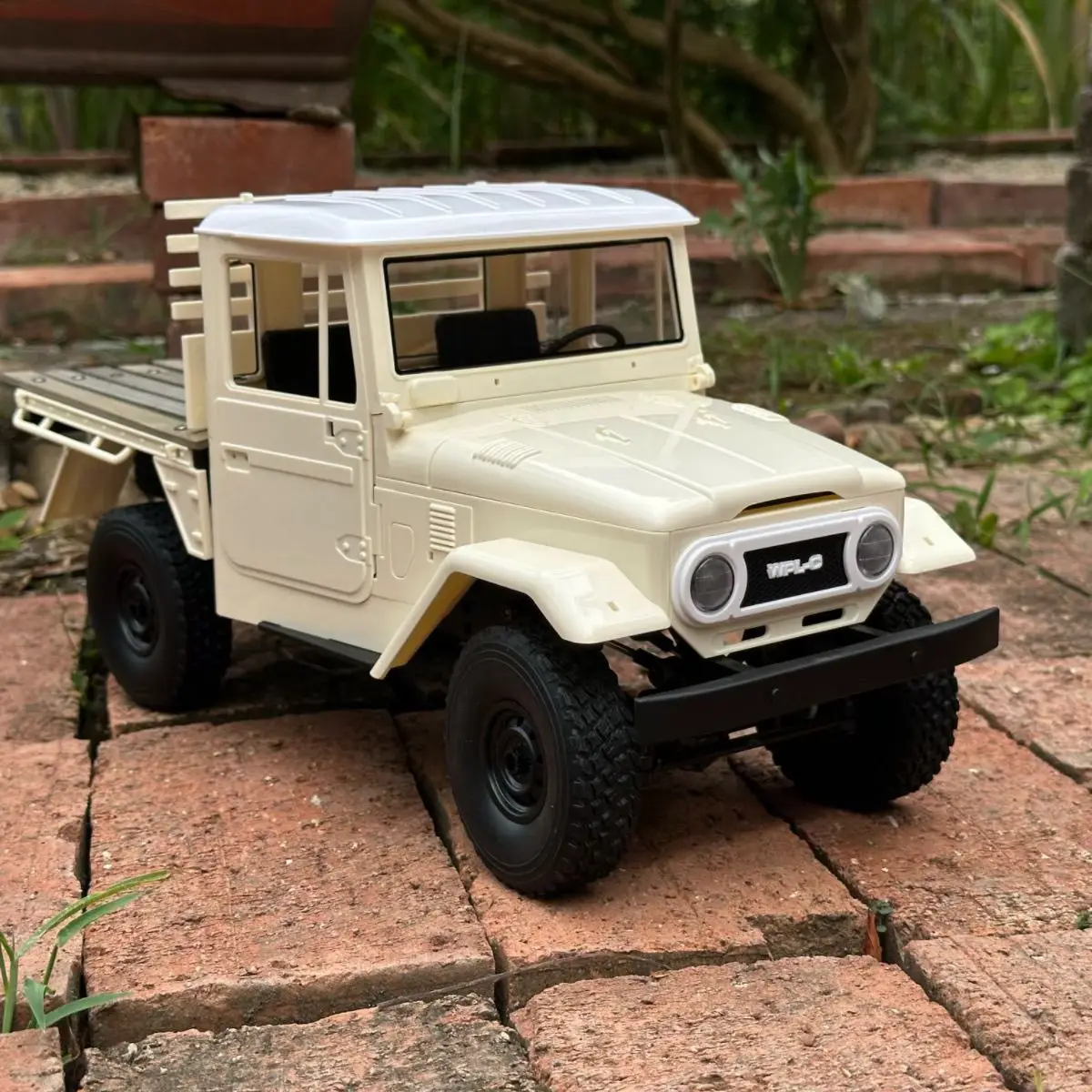 WPL C-44 RC Car 1/16 Full Scale 2.4G Remote Control C44 Desert Off Road Vehicle Rear Bucket Remote Control Car Toy Boy Gift - Image 4
