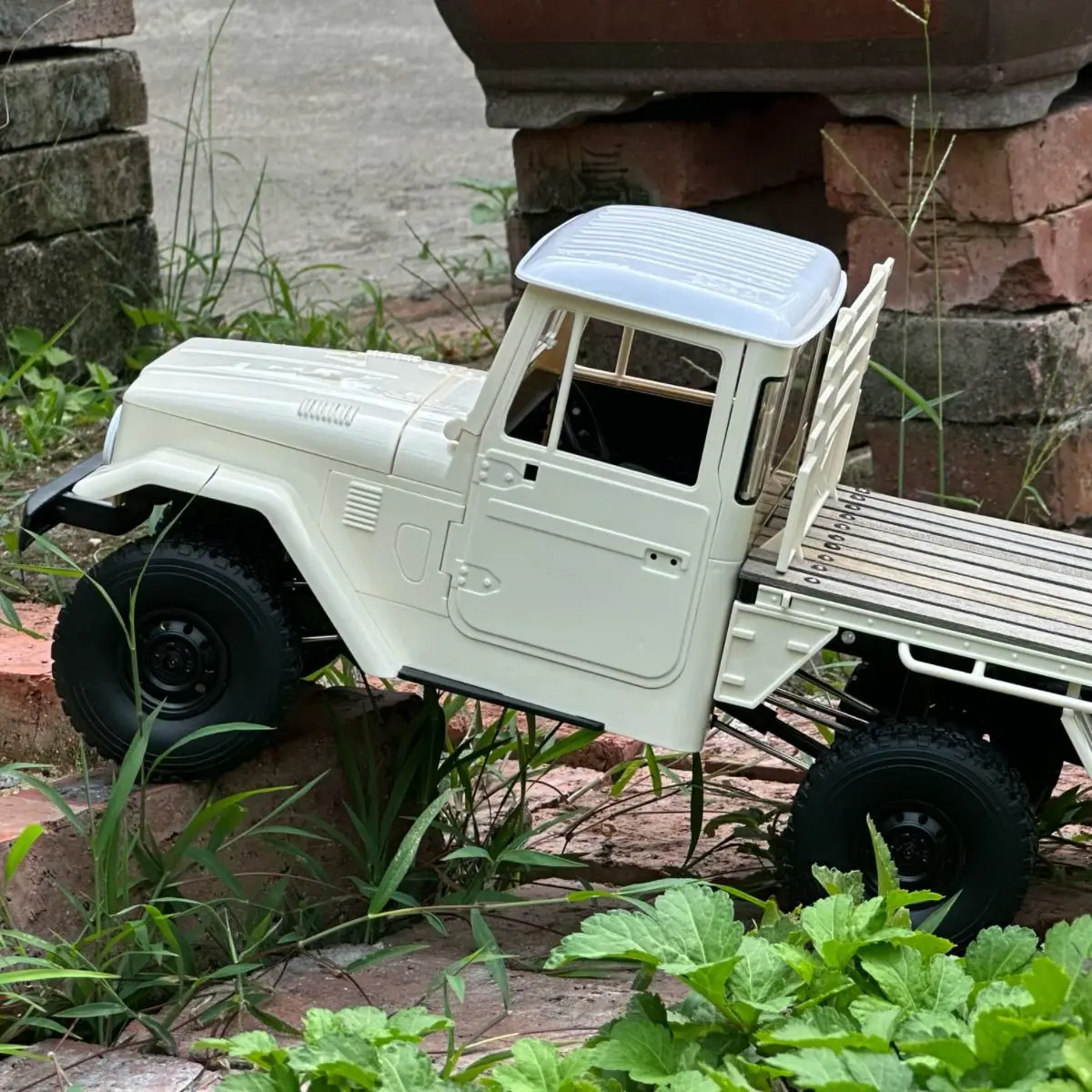 WPL C-44 RC Car 1/16 Full Scale 2.4G Remote Control C44 Desert Off Road Vehicle Rear Bucket Remote Control Car Toy Boy Gift - Image 3